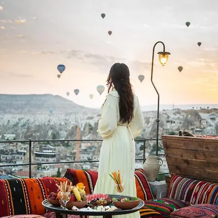 Otel Charming Cave