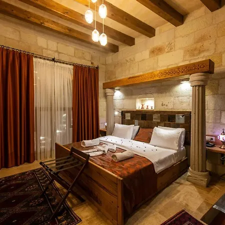 Hotel Charming Cave 2*