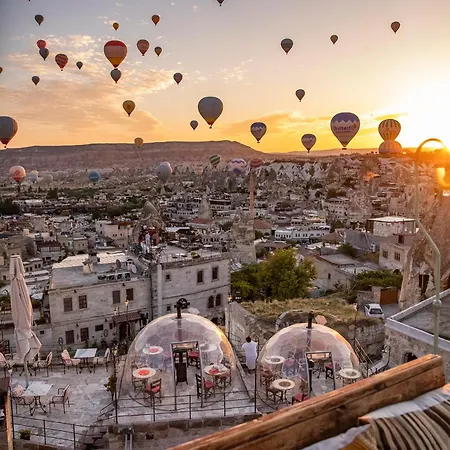 Hotel Charming Cave 2*