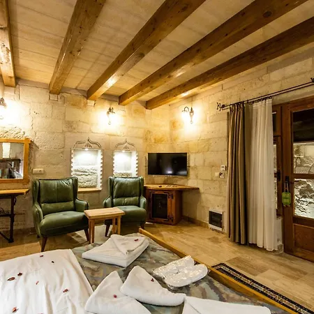 Charming Cave Otel