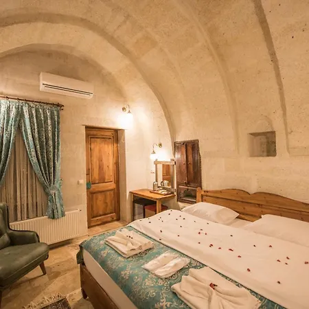 Charming Cave Otel
