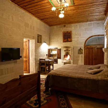 Charming Cave فندق 2*