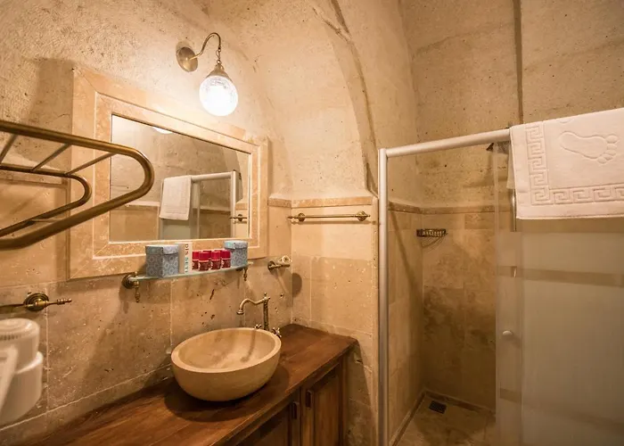 Hotel Charming Cave 2*