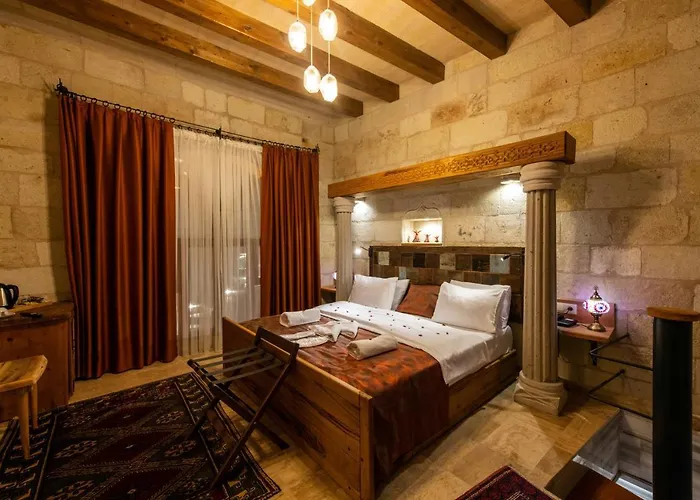 Hotel Charming Cave 2*