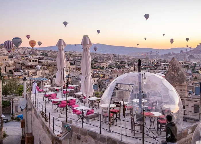 Hotel Charming Cave 2*