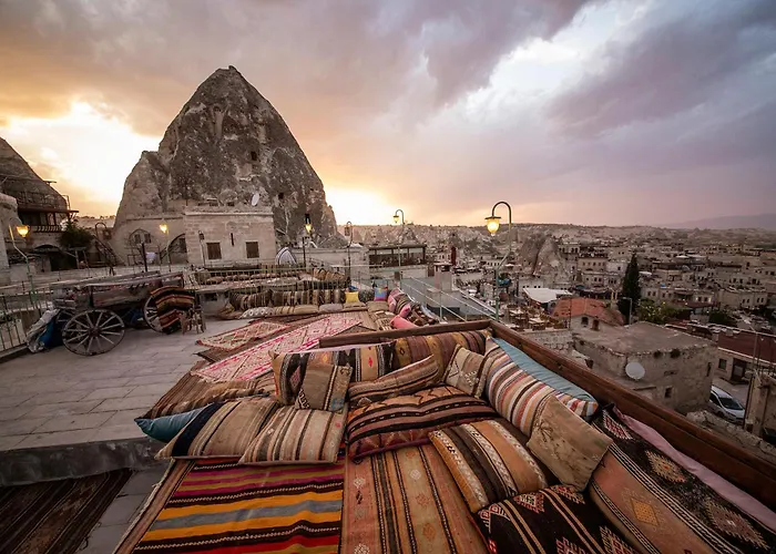 Charming Cave 호텔 2*