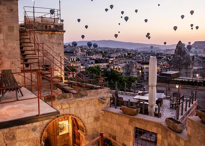 Hotel Charming Cave 2*