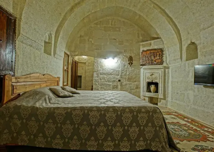 Hotel Charming Cave 2*